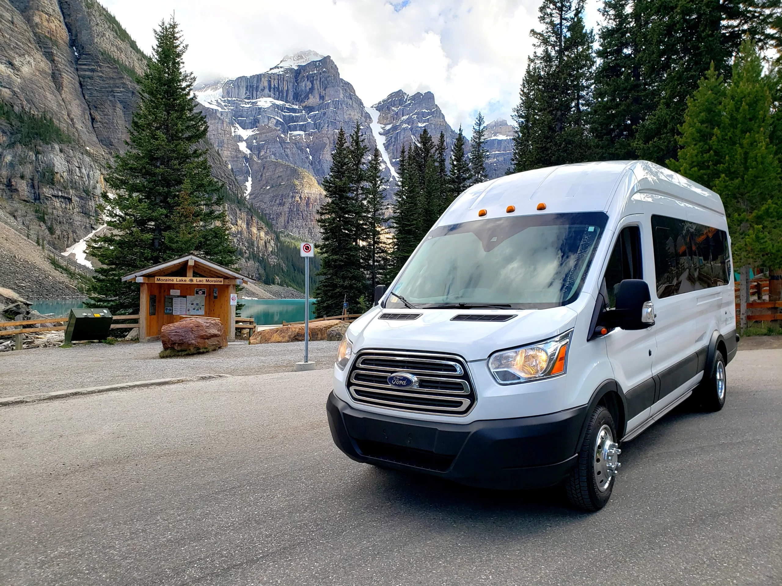 Pick-up locations-Moraine Lake shuttle